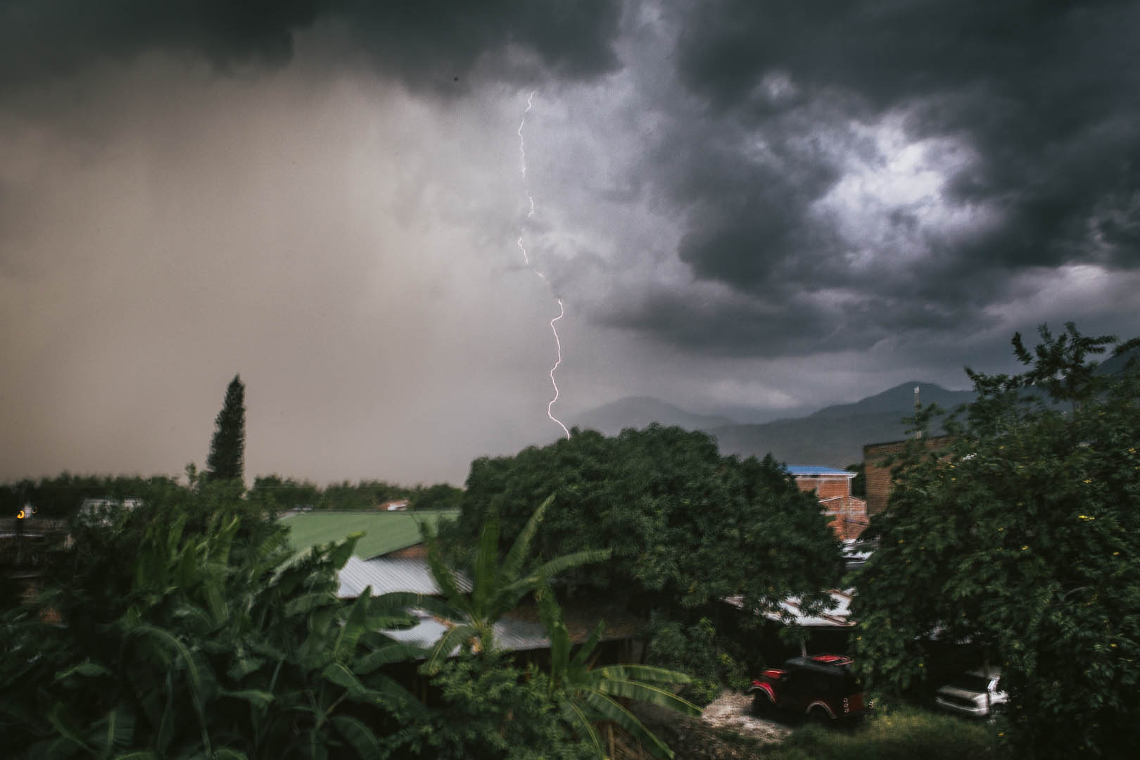 Gewitter über Corinto