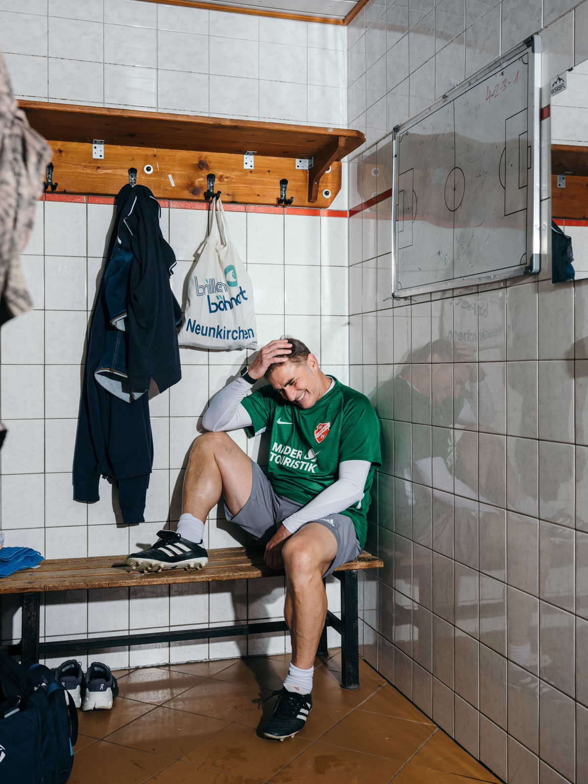 Der ehemalige Fußballprofi und aktueller Trainer der deutschen U21-Nationalmannschaft des DFB Stefan Kuntz beim Training der Alten Herren des SV Furpach. Saarland, 2021